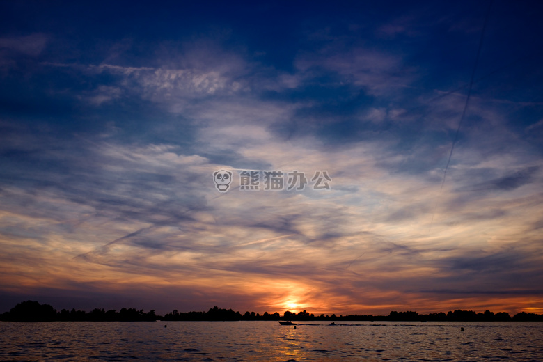 傍晚 湖 天空