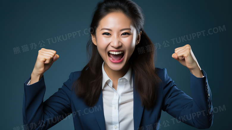 女性白领职场庆祝工作成功摄影图