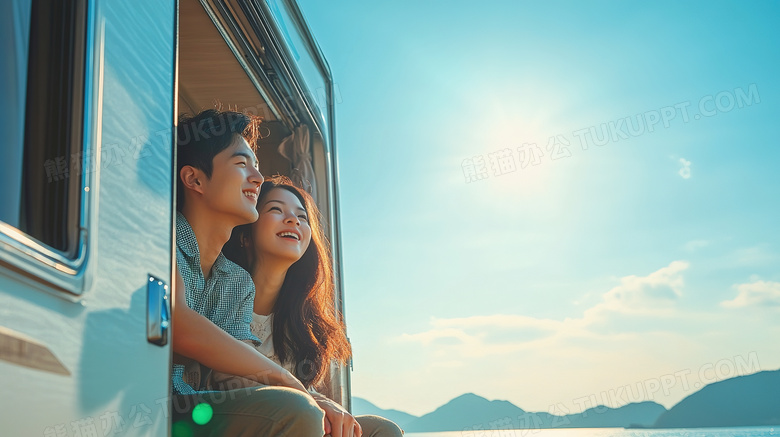 情侣自驾游和旅行房车图片