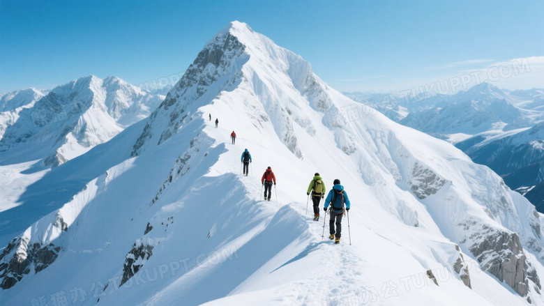 巍峨的雪山上登山者在前行