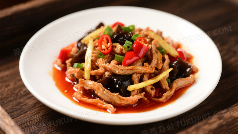 鱼香肉丝瓷盘俯拍图片