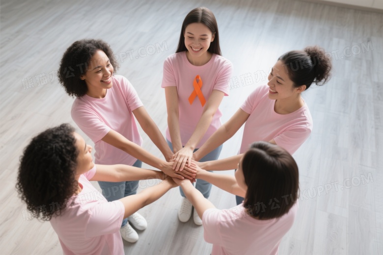 六位女性手叠中心俯拍图片