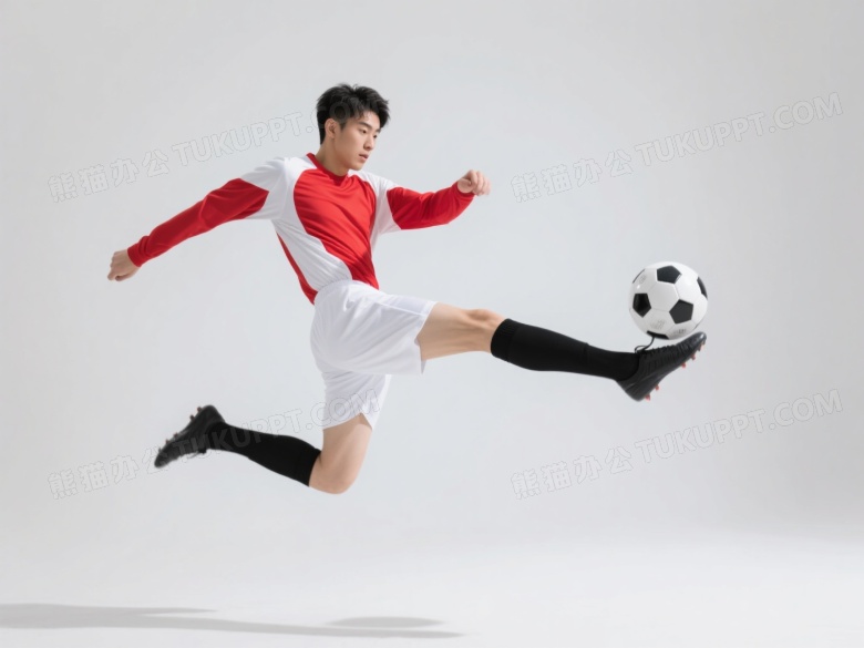 男足球员腾空凌空踢球图片