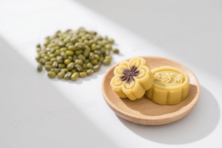 绿豆与绿豆糕俯拍图片