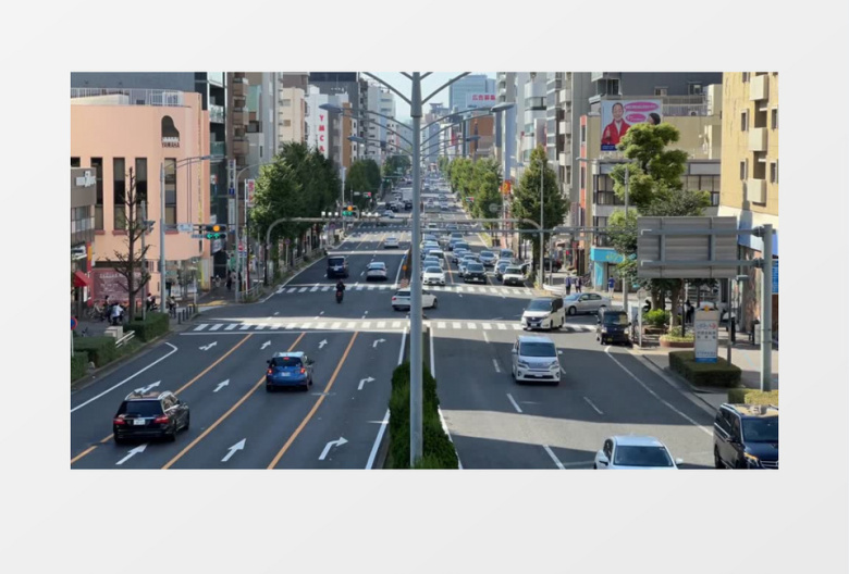 实拍十字路口的交通状况实拍视频素材