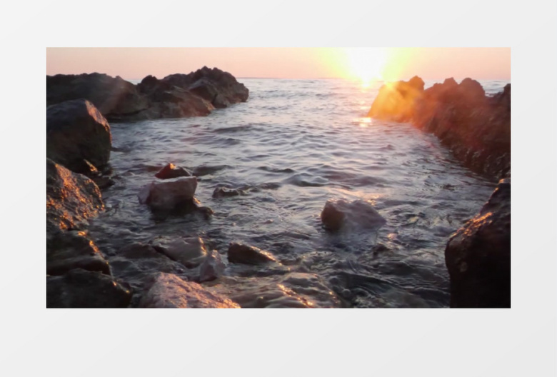 夕阳下汹涌的海面实拍视频素材