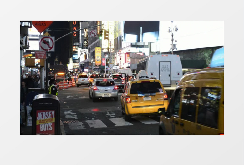街头拥挤的城市街景实拍视频素材